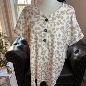 Chic Button-Down Leopard Print Women's Shirt